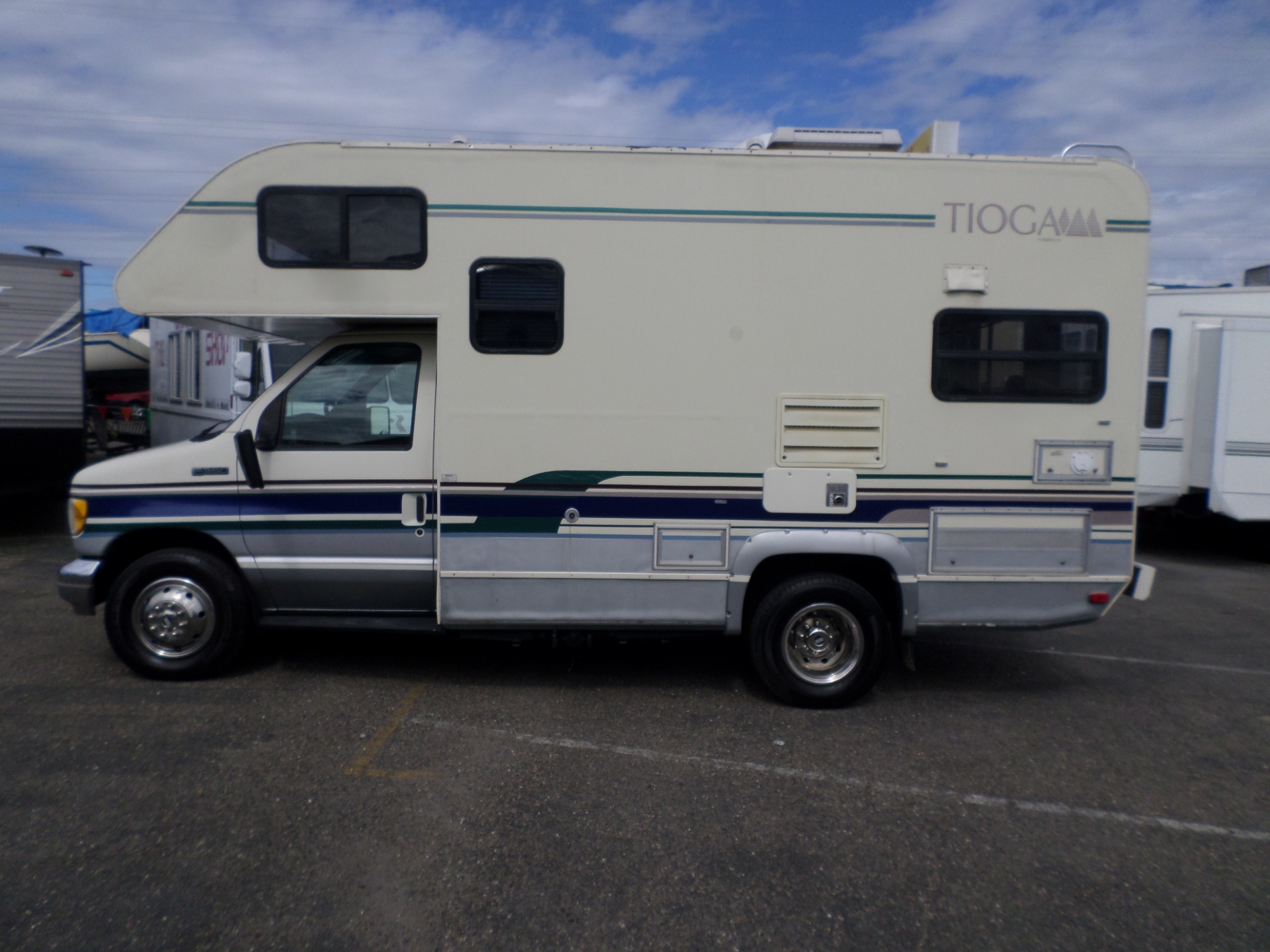 1995 Fleetwood Tioga Mini Motorhome