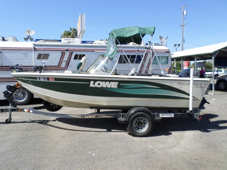 Lowe Roughneck V R176 Fishing Boat 2000