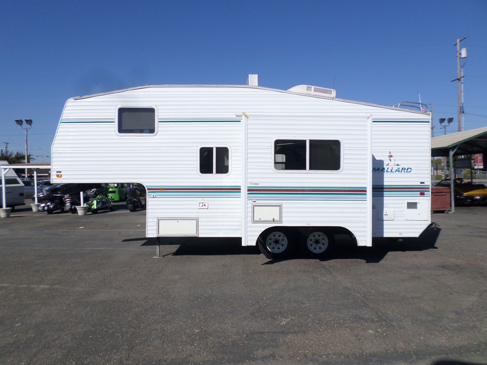 Mallard 235M 5th Wheel 2000