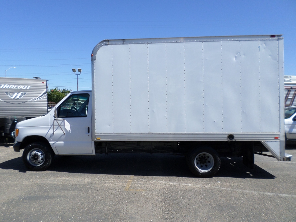 2003 Ford E-350 Walk Through Box Van