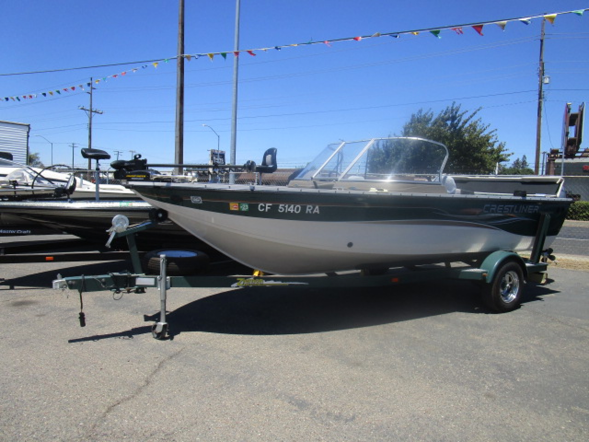 2004 Crestliner Fishing Boat Superhawk 1800