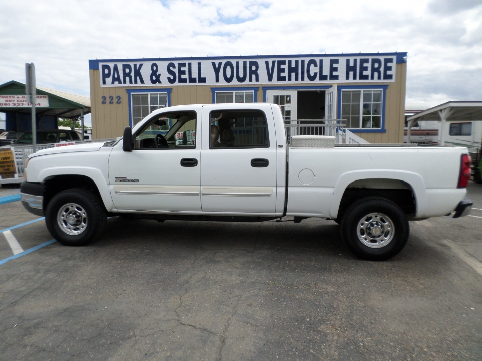 Truck for sale 2005 Chevrolet Silverado 2500HD Duramax Crew Cab in