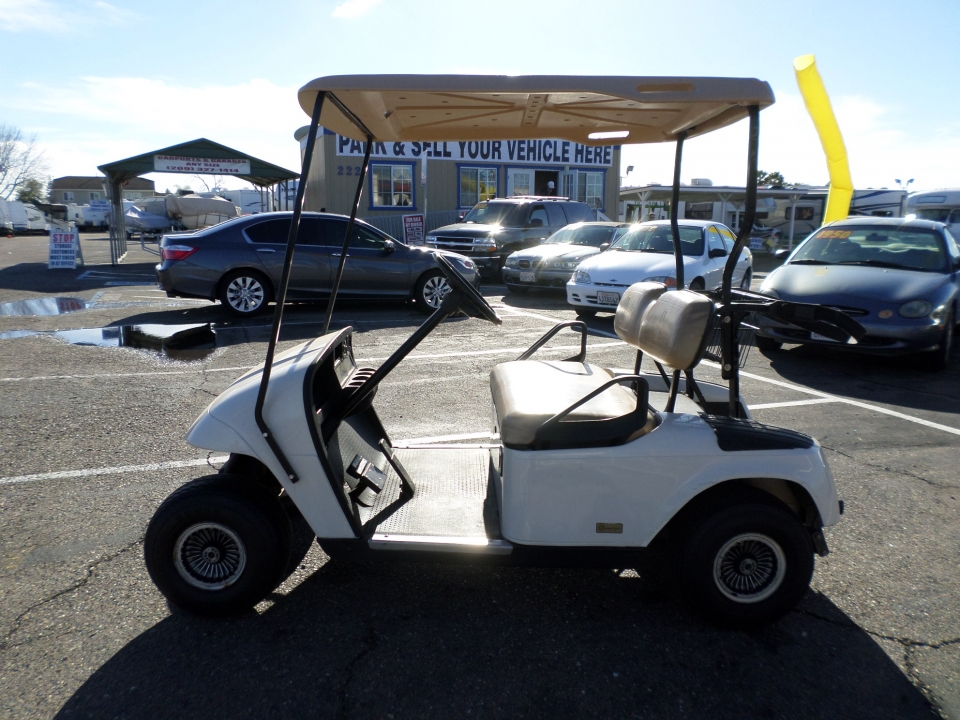 2006 EZ-GO Golf Cart