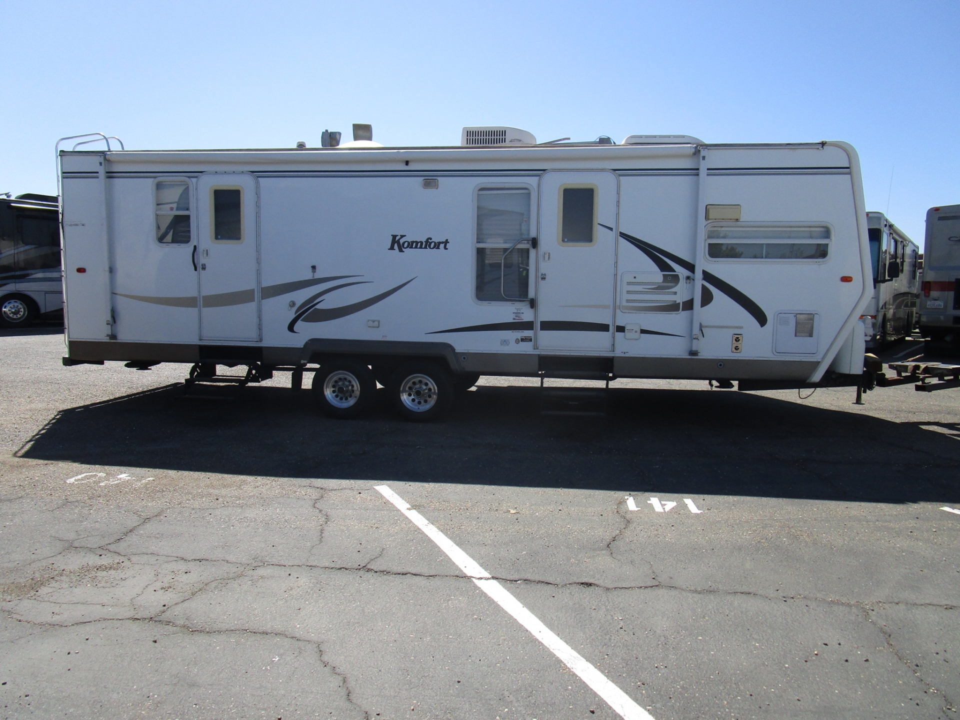 RV for sale 2003 Komfort Thor 5th Wheel 24
