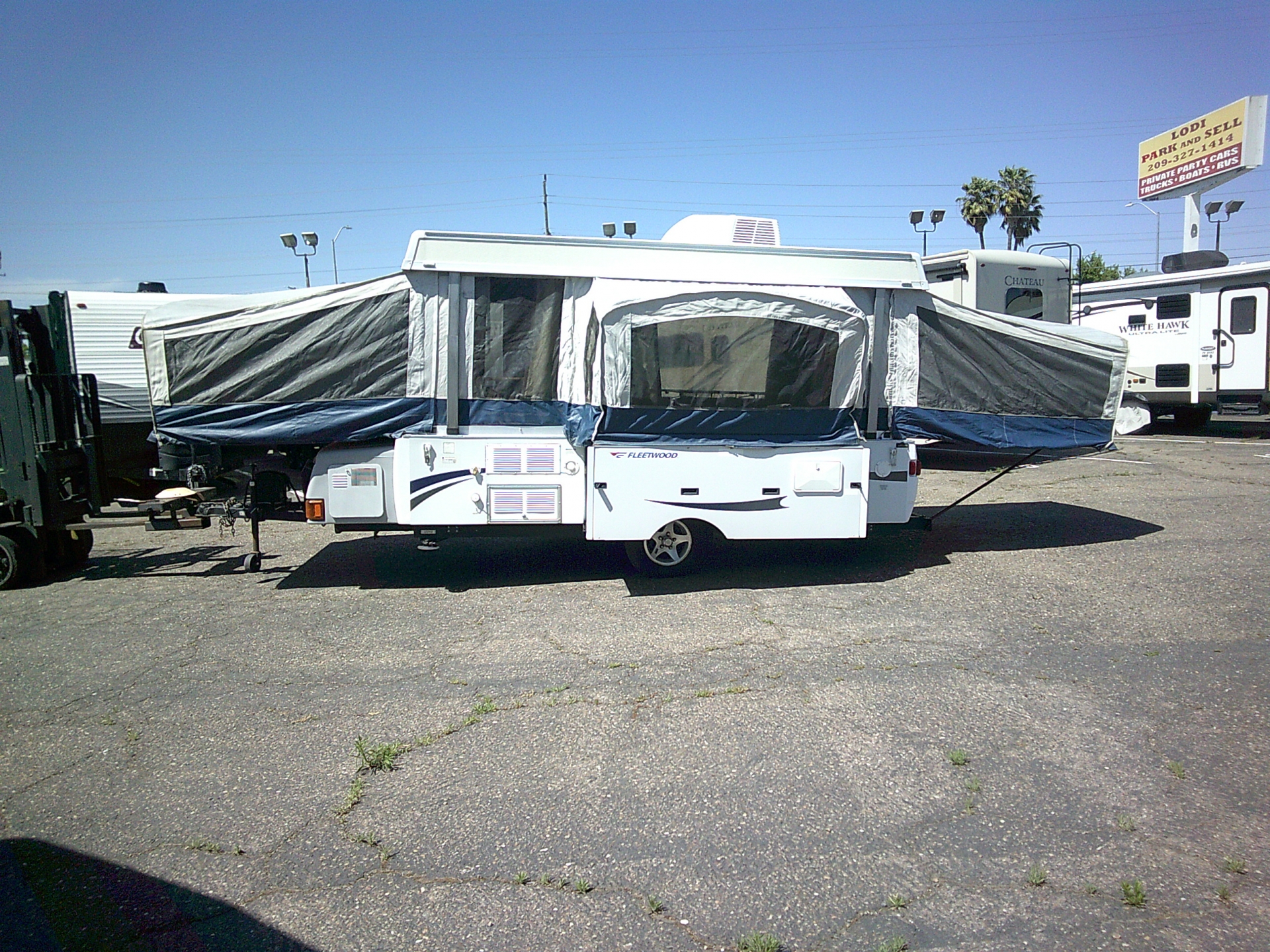 Fleetwood Coleman Utah tent trailer 2009