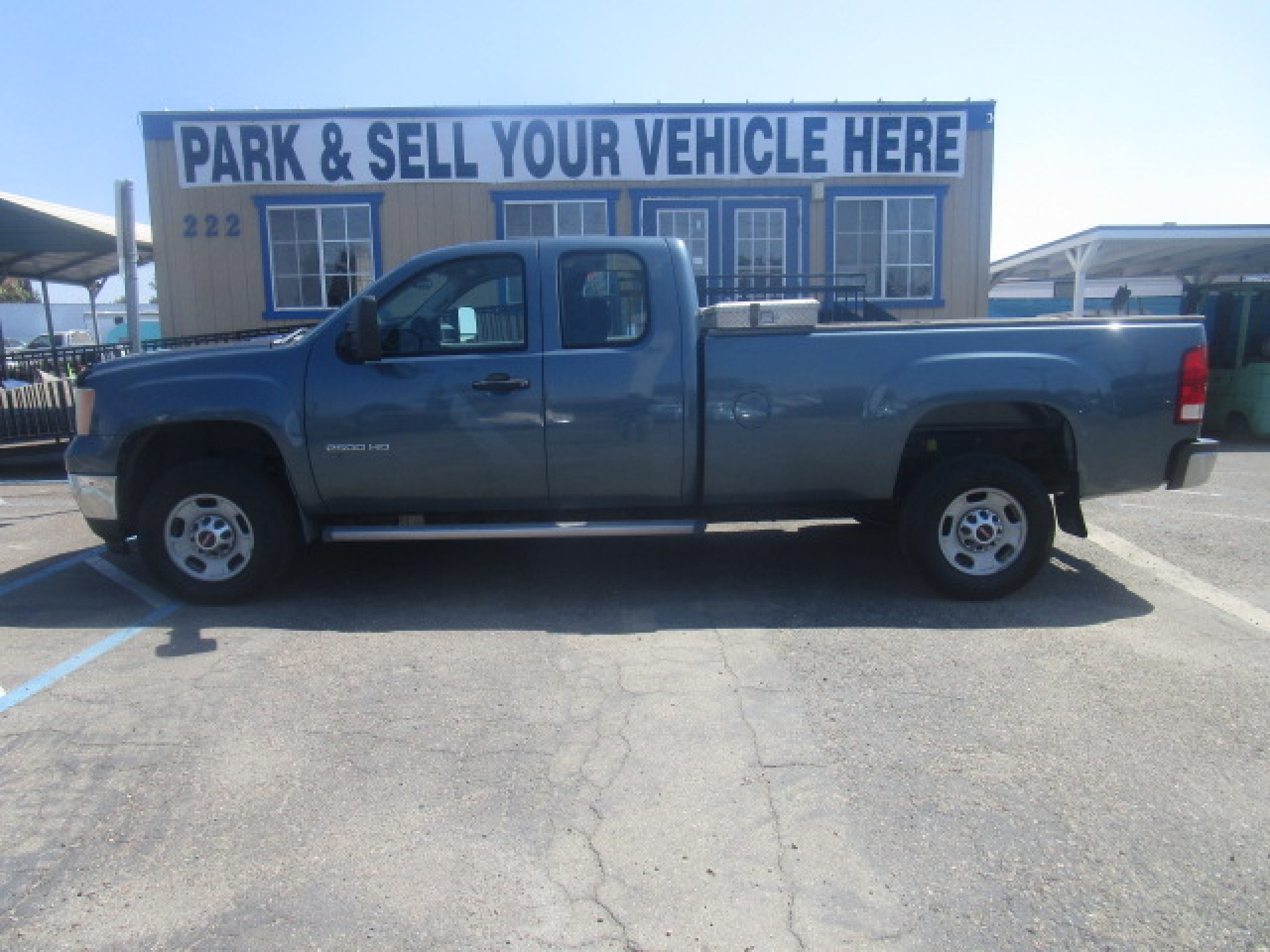 2011 GMC Extended Cab 2500 HD Longbed Truck