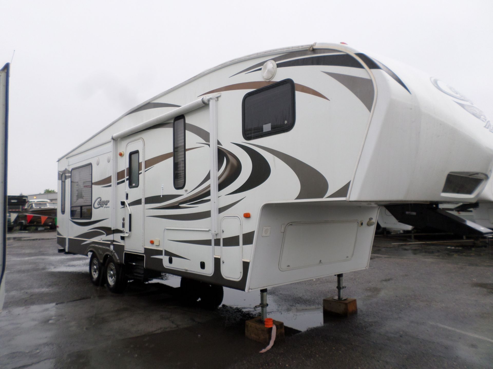 RV for sale: 2013 Keystone Cougar X-Lite 5th Wheel 28' in Lodi Stockton