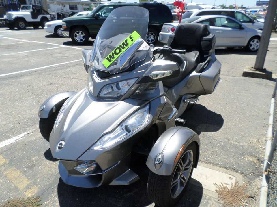 Can-Am Spyder SRS Trike Motorcycle 2012