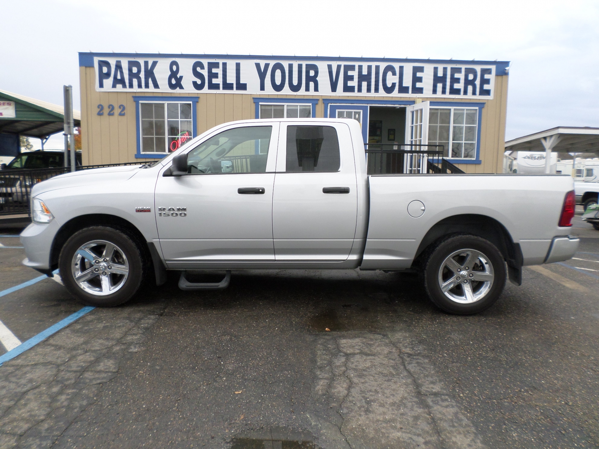 2014 Dodge RAM 1500 Quad Cab Short Bed