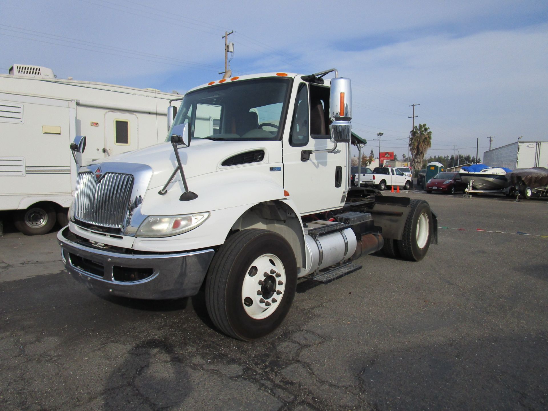 International 4400 Day Cab Truck Tractor 2014