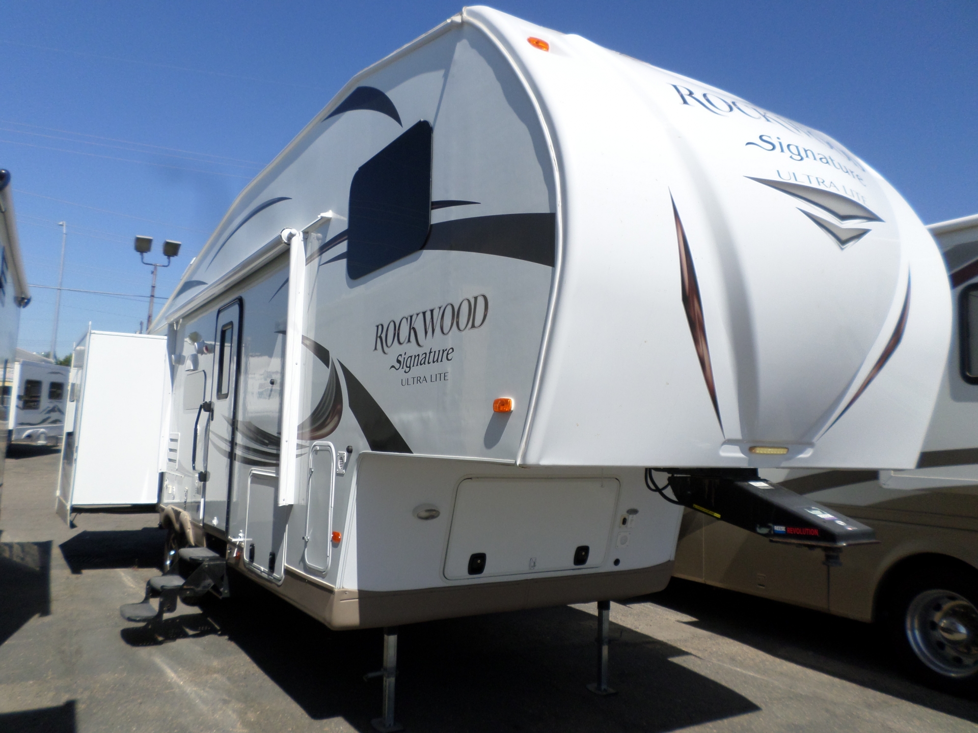 2016 Forest River Rockwood Signature Ultra Lite Bunk House 5th Wheel
