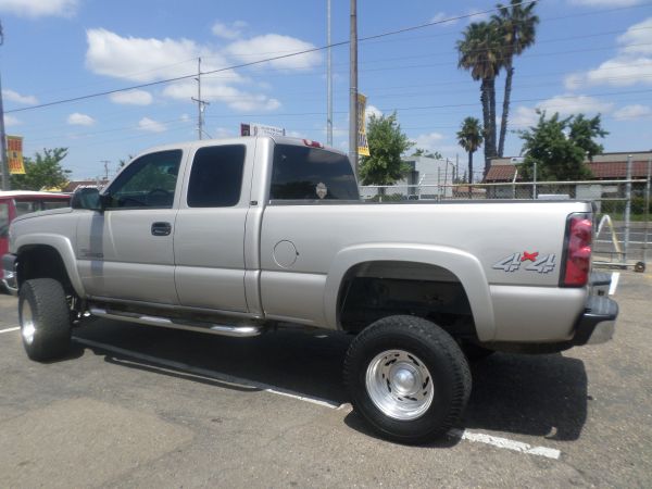 2004 CHEVY 2500 HD SILVERADO LT X-CAB 4X4