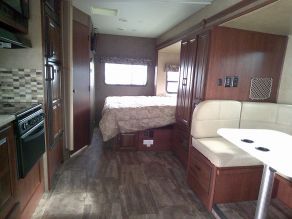 2016 Forest River Motorhome Forester 2401WS Class C Photo 4