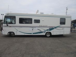 2000 Winnebago Brave SE WCF29A Class A Motorhome
