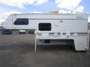 2001 Lance Cabover Camper 1030