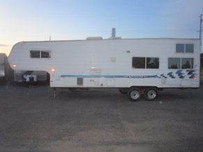 2003 Weekend Warrior Toyhauler 5th Wheel
