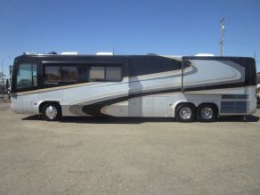 2004 Monaco Class A Motor Home Signature Majestic