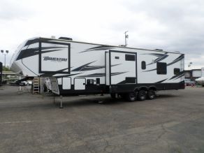 2017 Grand Design Momentum 5th Wheel Toy Hauler