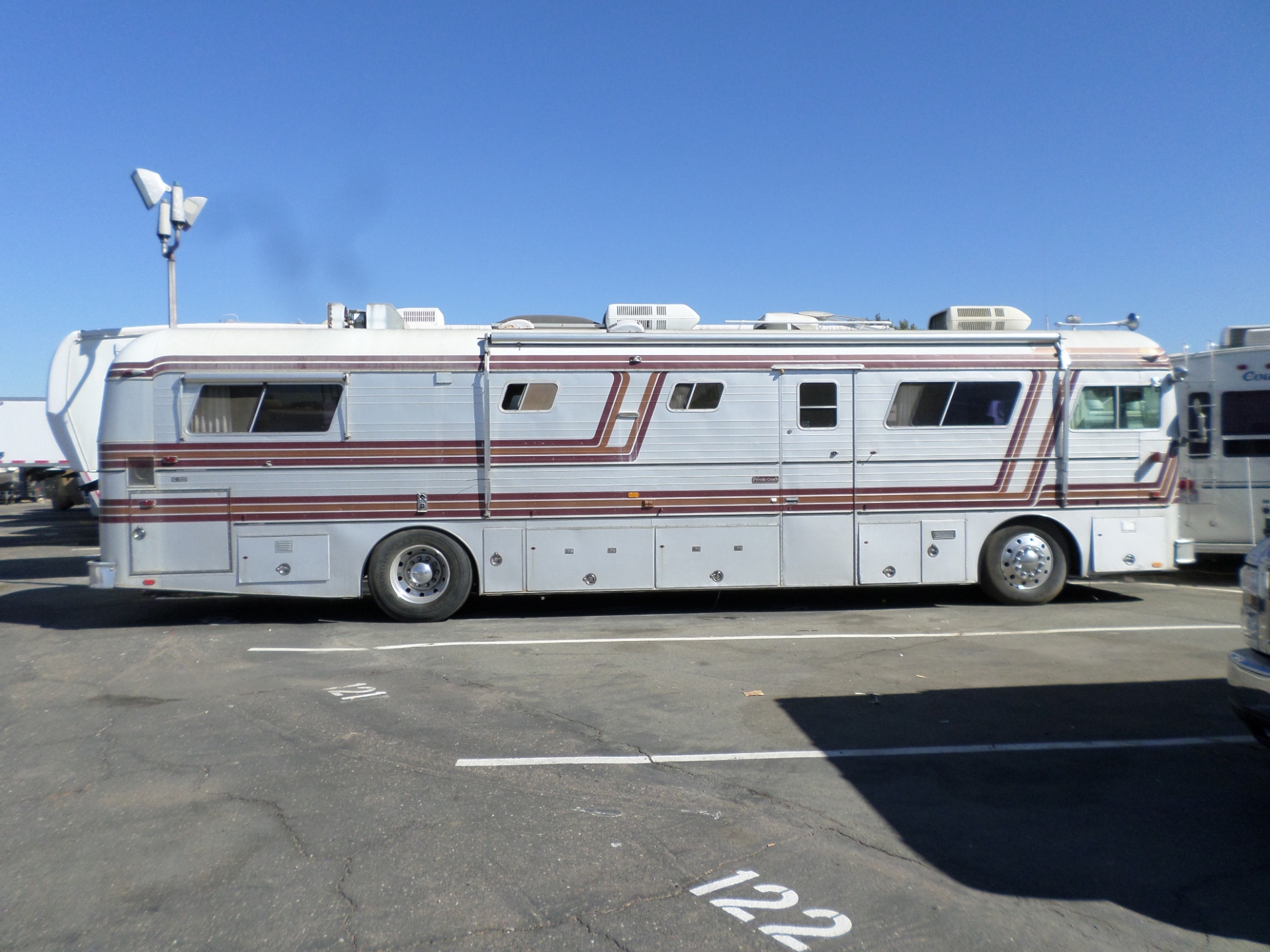 RV for sale: 1980 Newell Coach Classic Diesel Bus 40' in Lodi Stockton CA -  Lodi Park and Sell