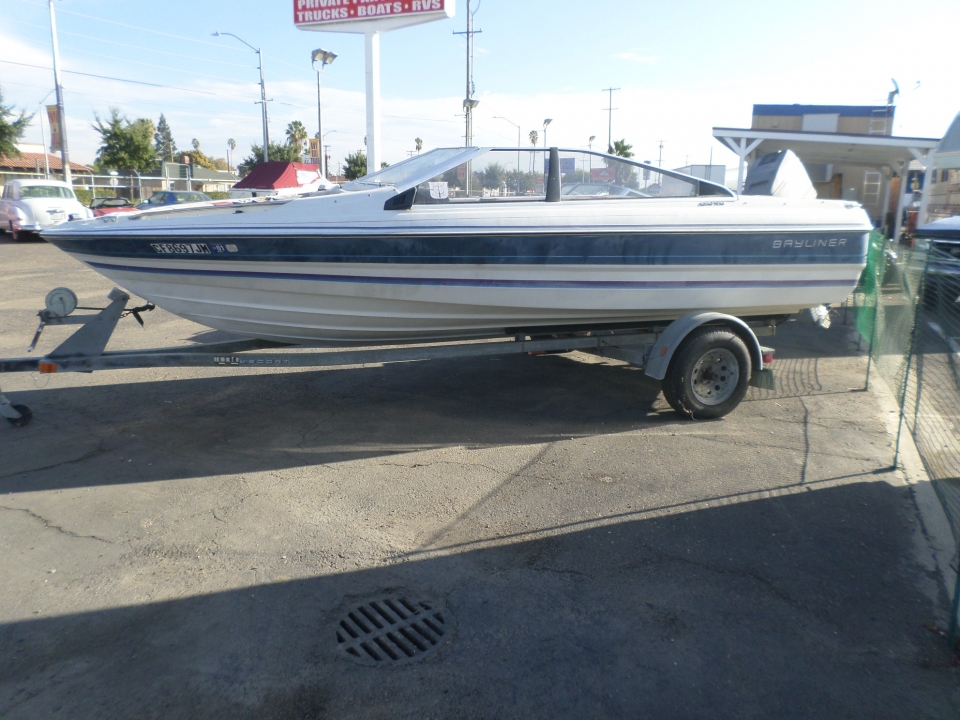 Boat for sale 1987 Bayliner Capri Open Bow 21