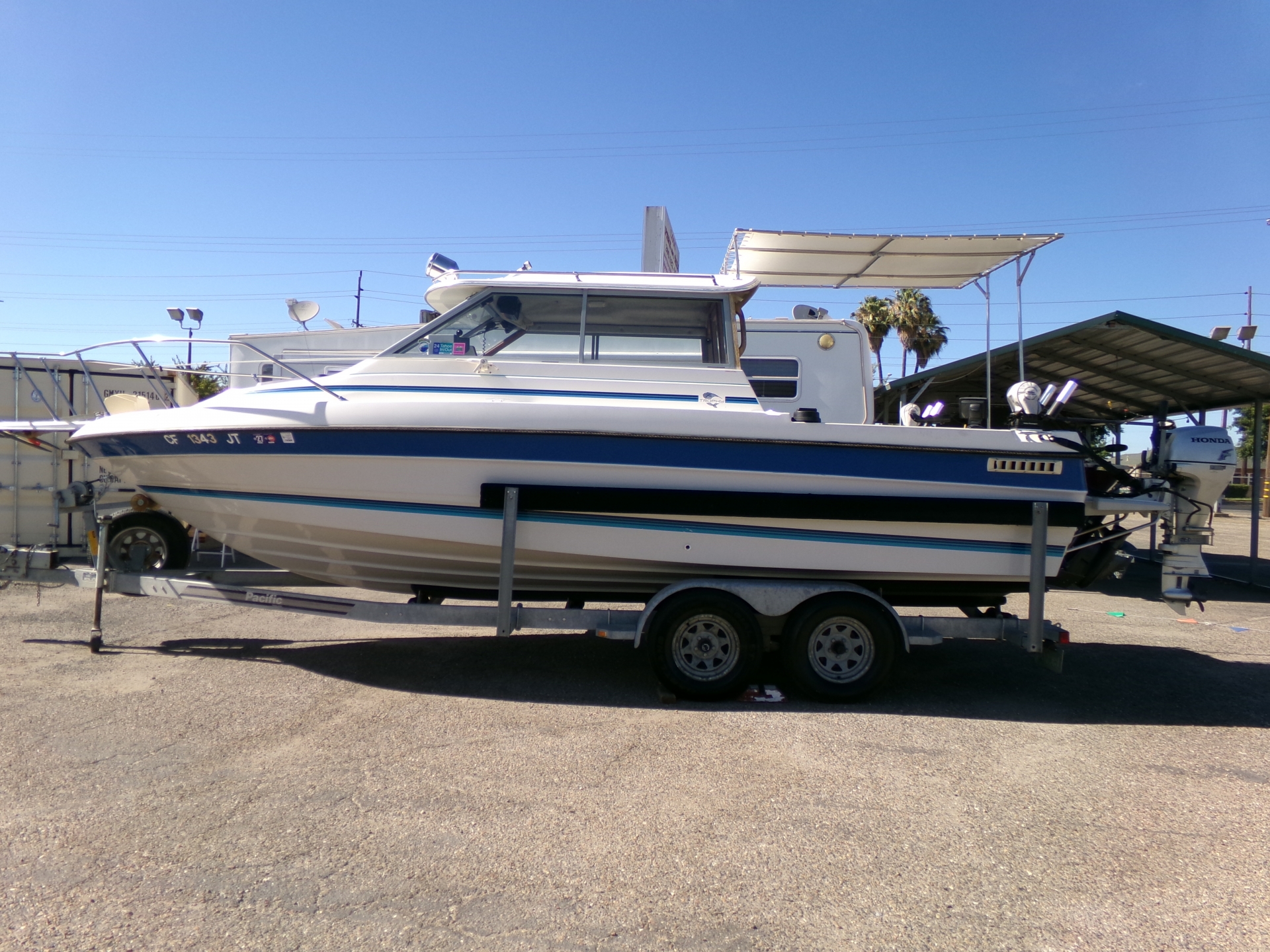 1988 Bayliner Trophy 2460 Cuddy Cabin Fishing Boat