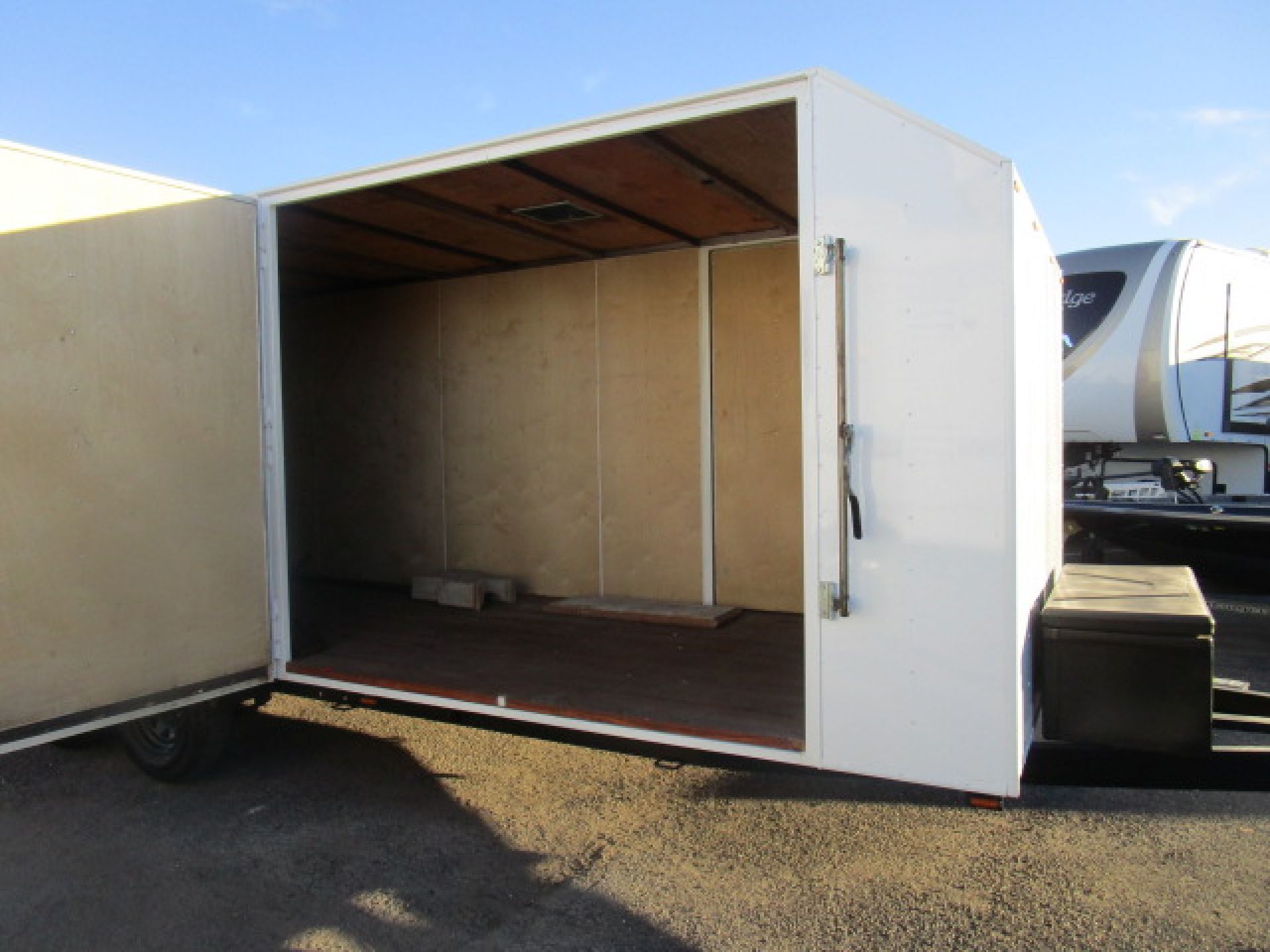 Commercial equipment for sale 1989 21 X 6 FT Enclosed Utility Trailer
