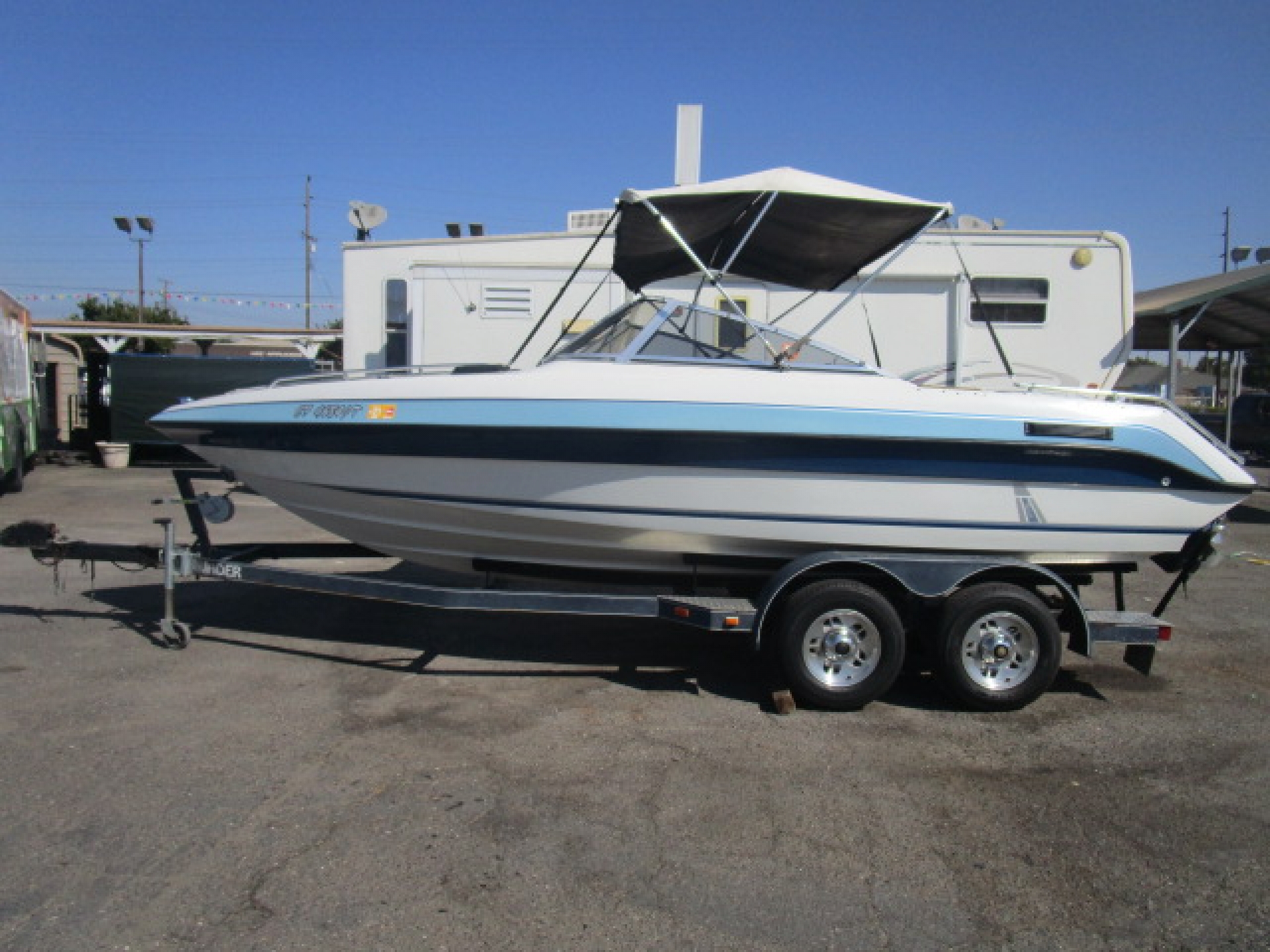 1989 Invader V210 Cuddy