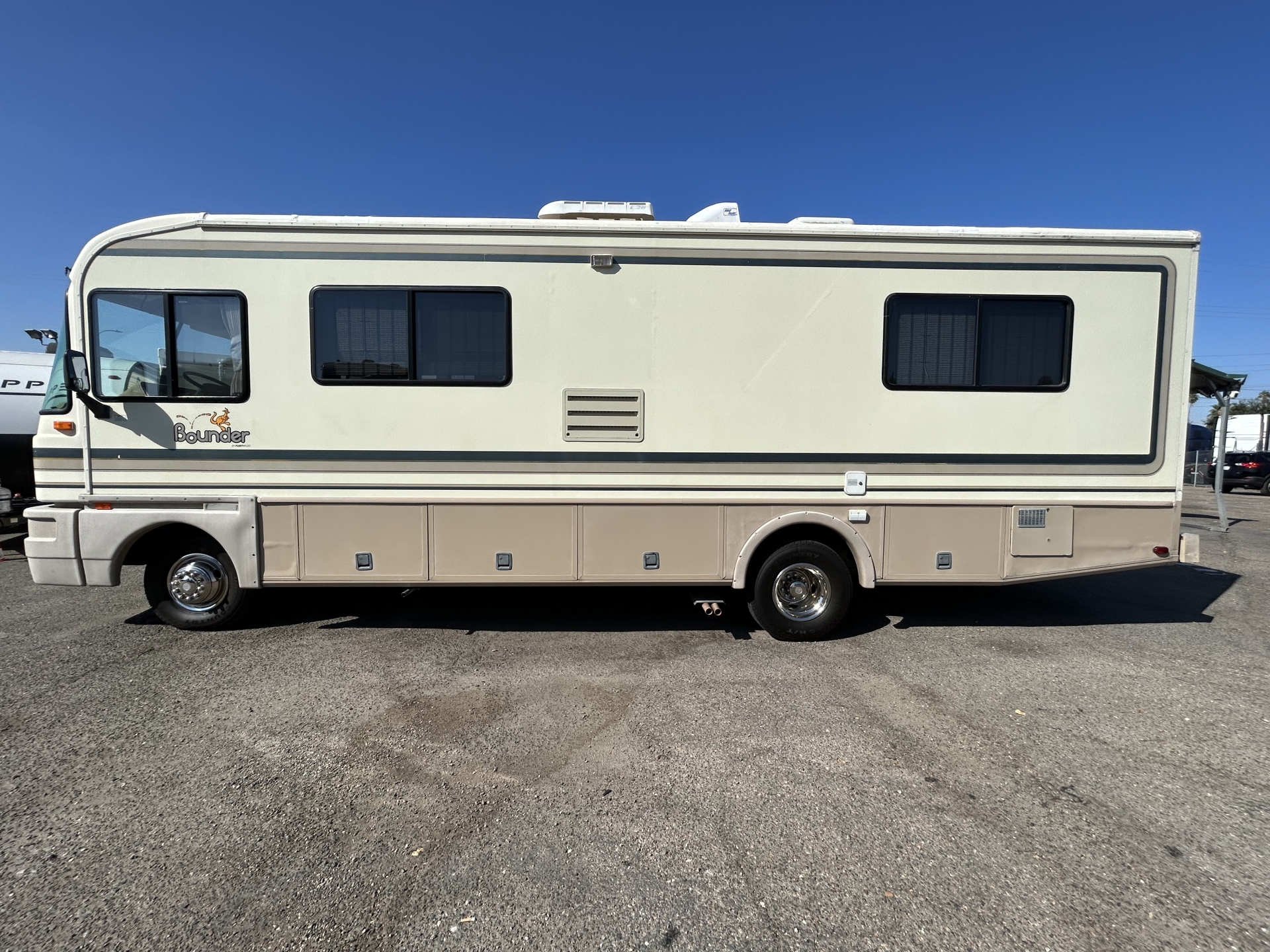 Fleetwood Bounder Class A Motorhome 1995