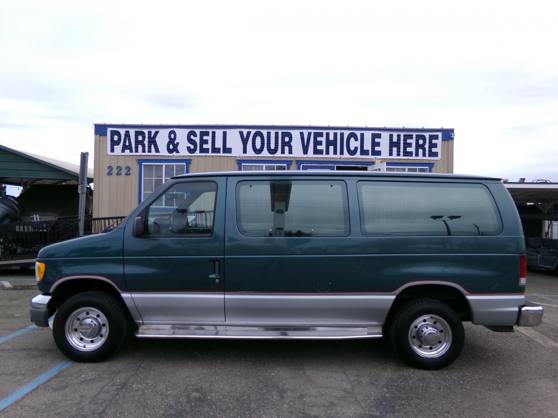 1996 Ford 1 Ton E-350 Chataeu Van