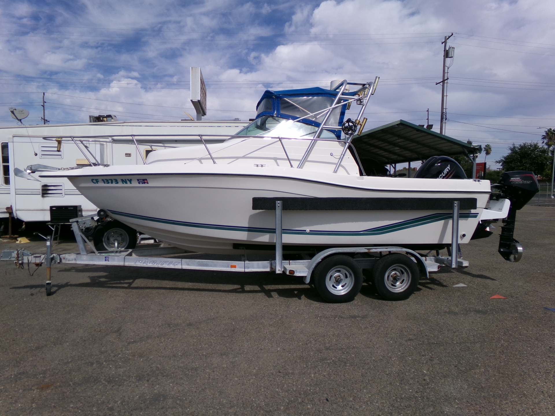 1996 Sea Swirl Stripper 2100WA