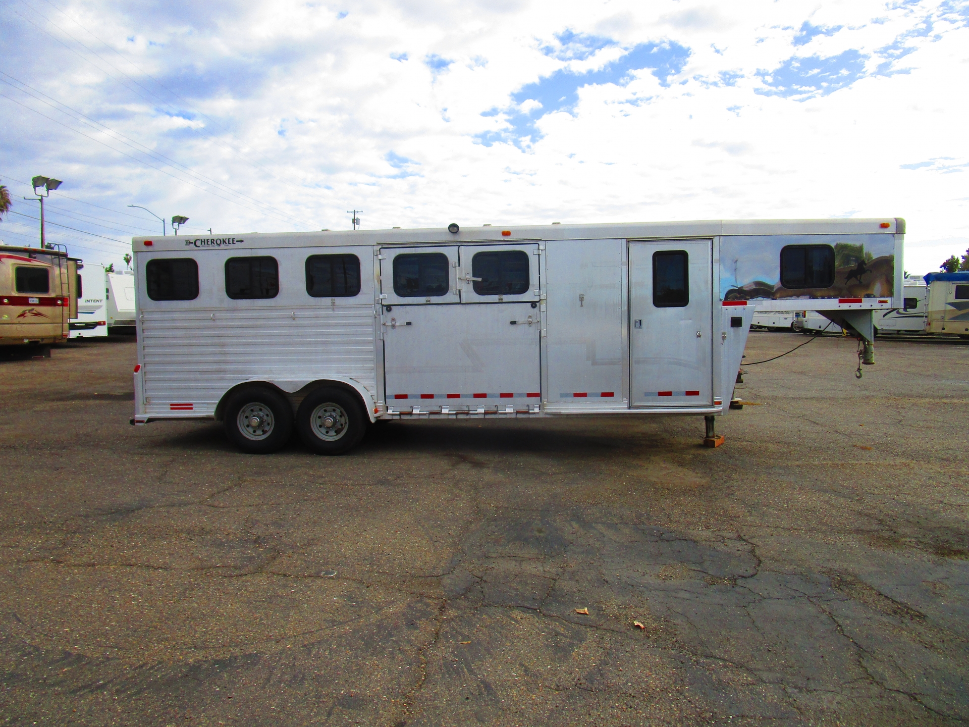 1997 Cherokee 5 Horse Trailer