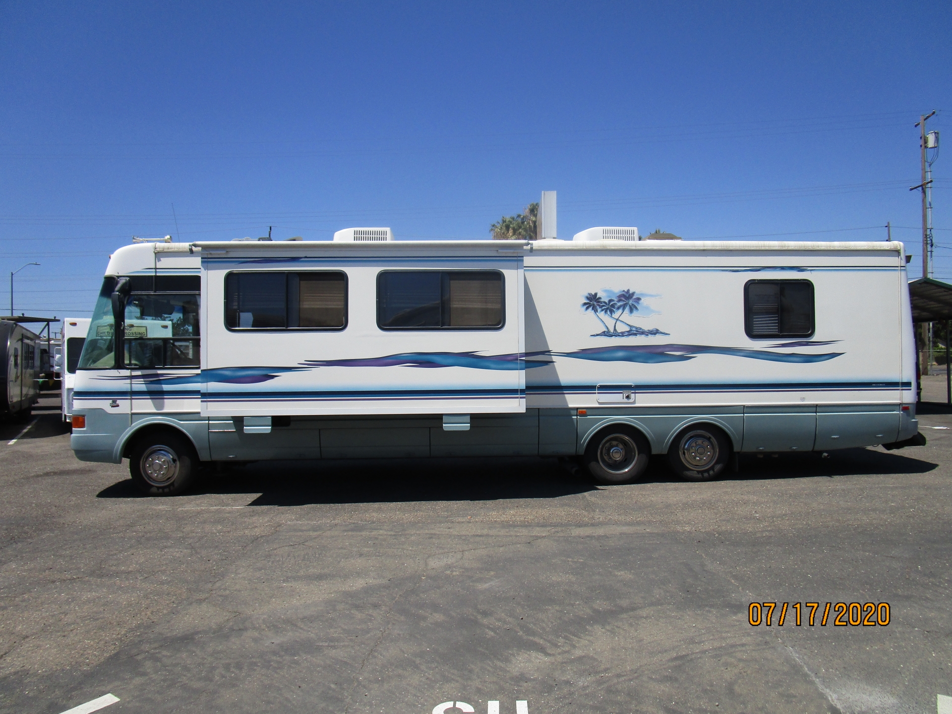 1999 National Tropical Motorhome