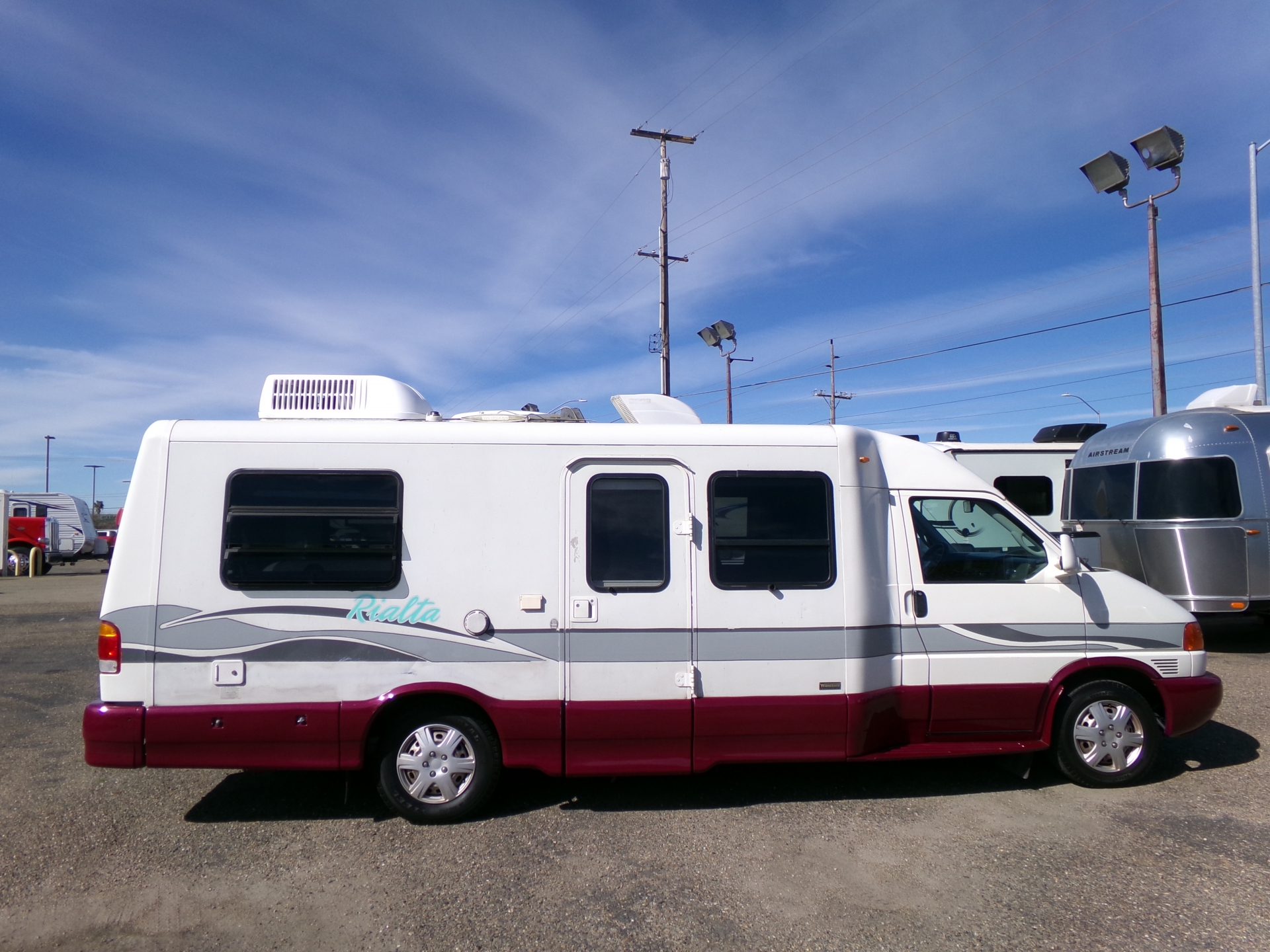2000 Winnebago motorhome Rialta Class-B