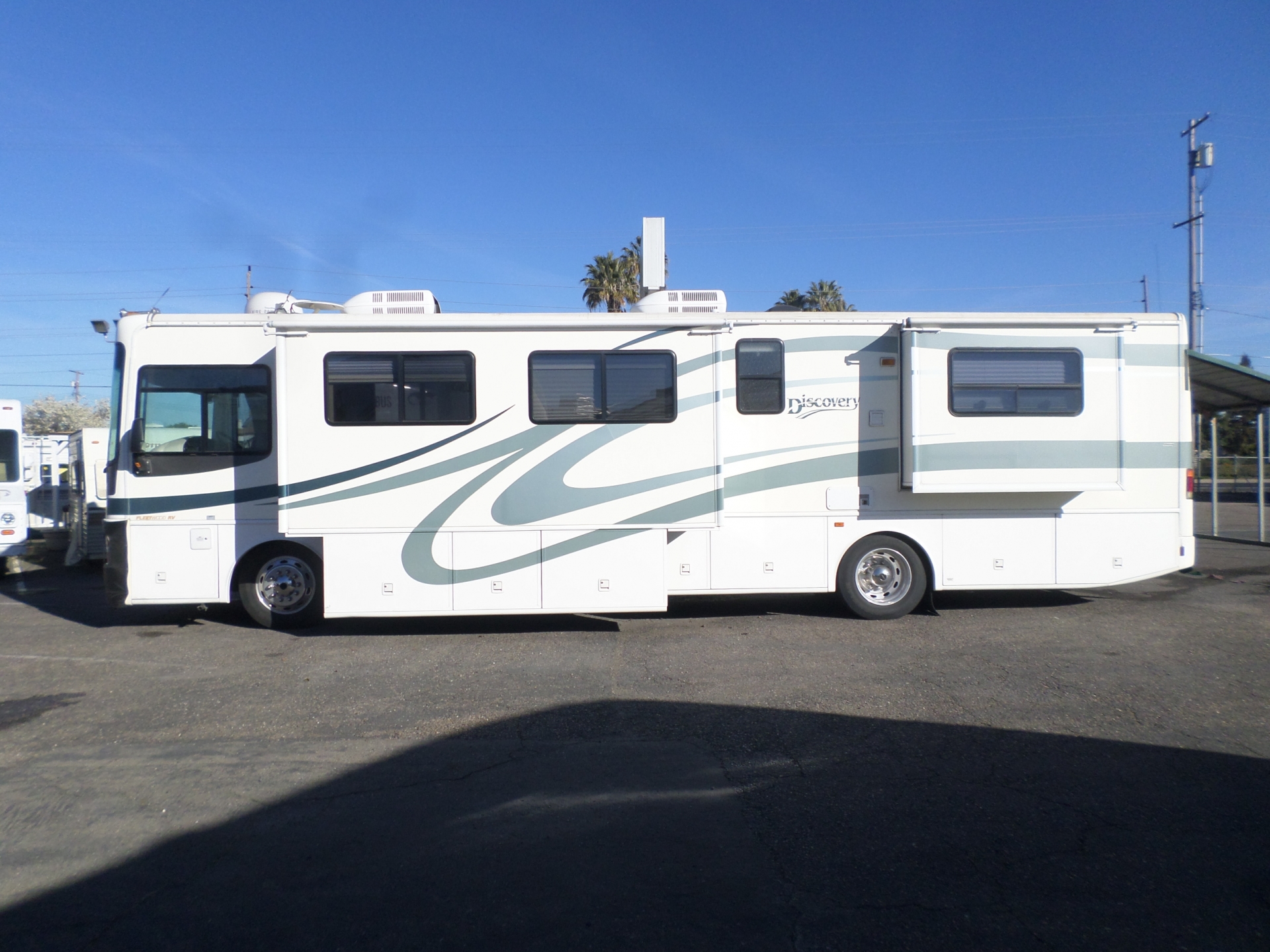 2001 Fleetwood Discovery Class A Motorhome Diesel Pusher