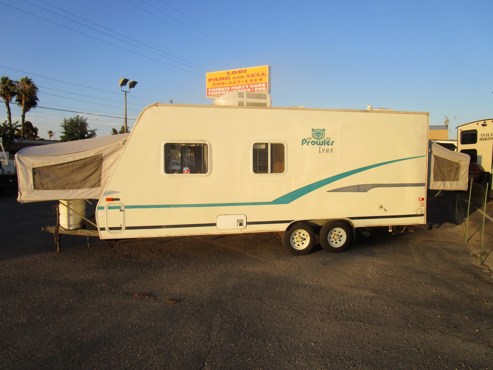 RV for sale 2001 Fleetwood Prowler Lynx Hybrid 23' in Lodi Stockton CA Lodi Park and Sell