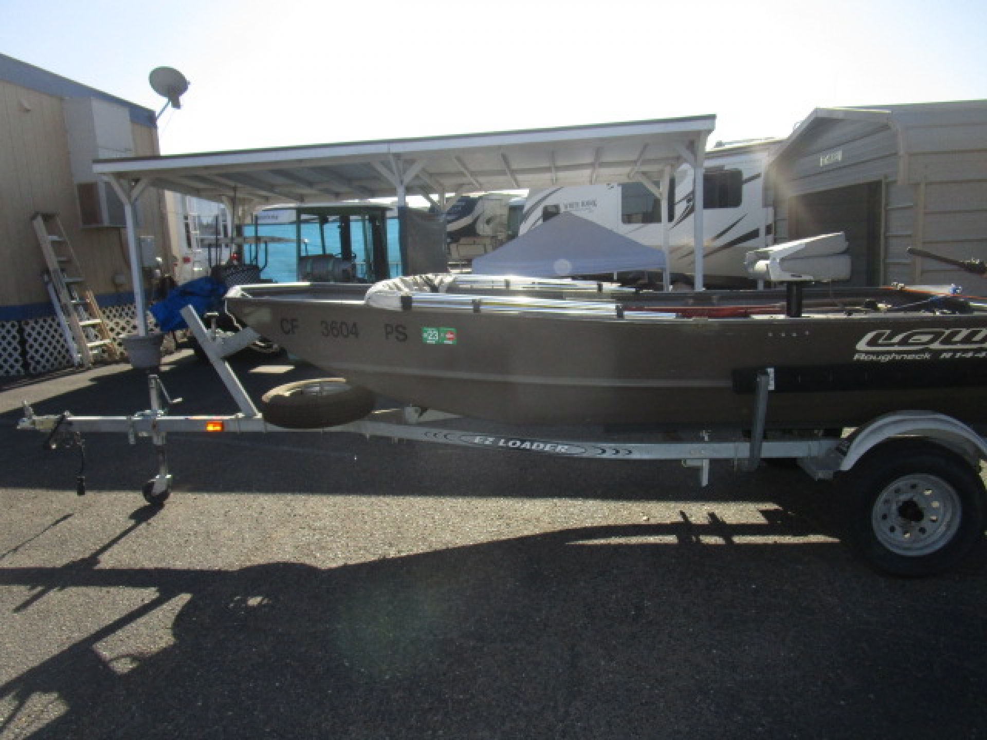 2001 Lowe Aluminum Boat Roughneck R1448M