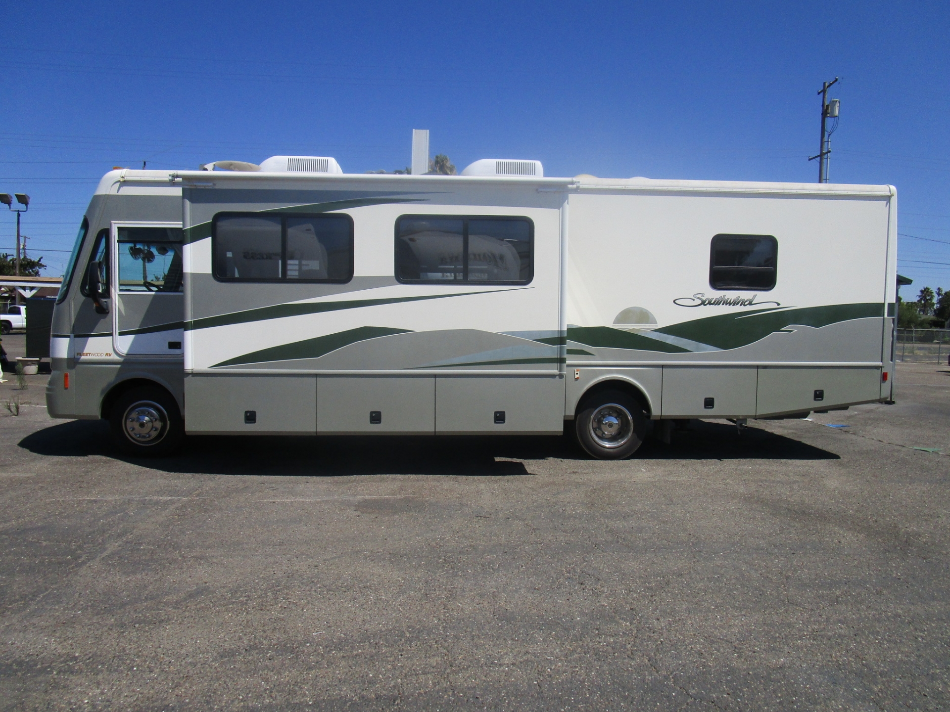 2002 Fleetwood Southwind 32 Motorhome