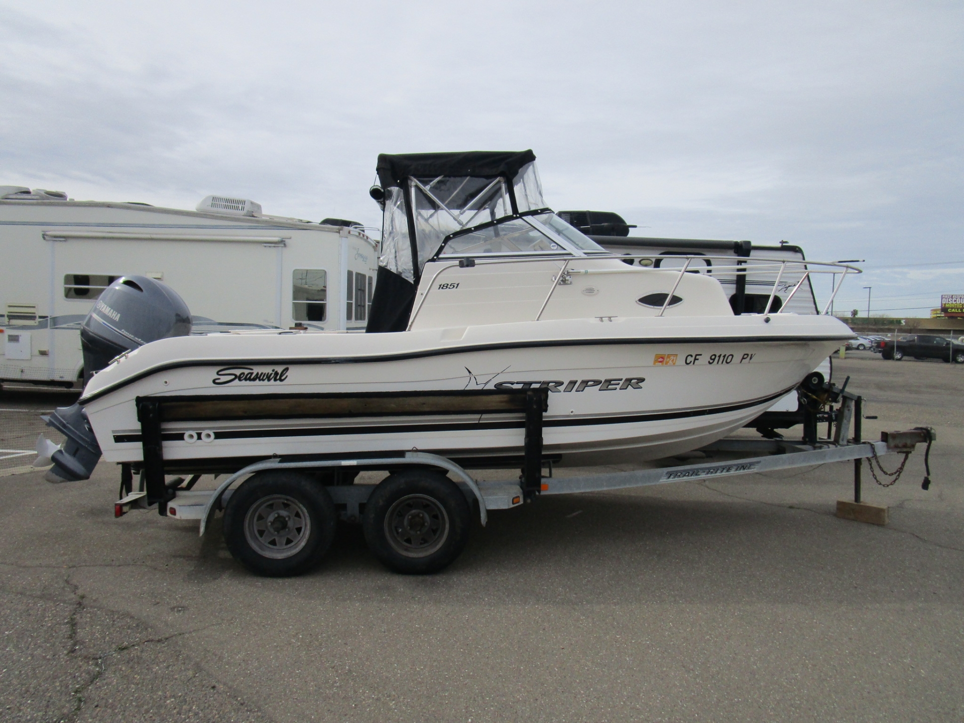 2002 Seaswirl Striper 1851