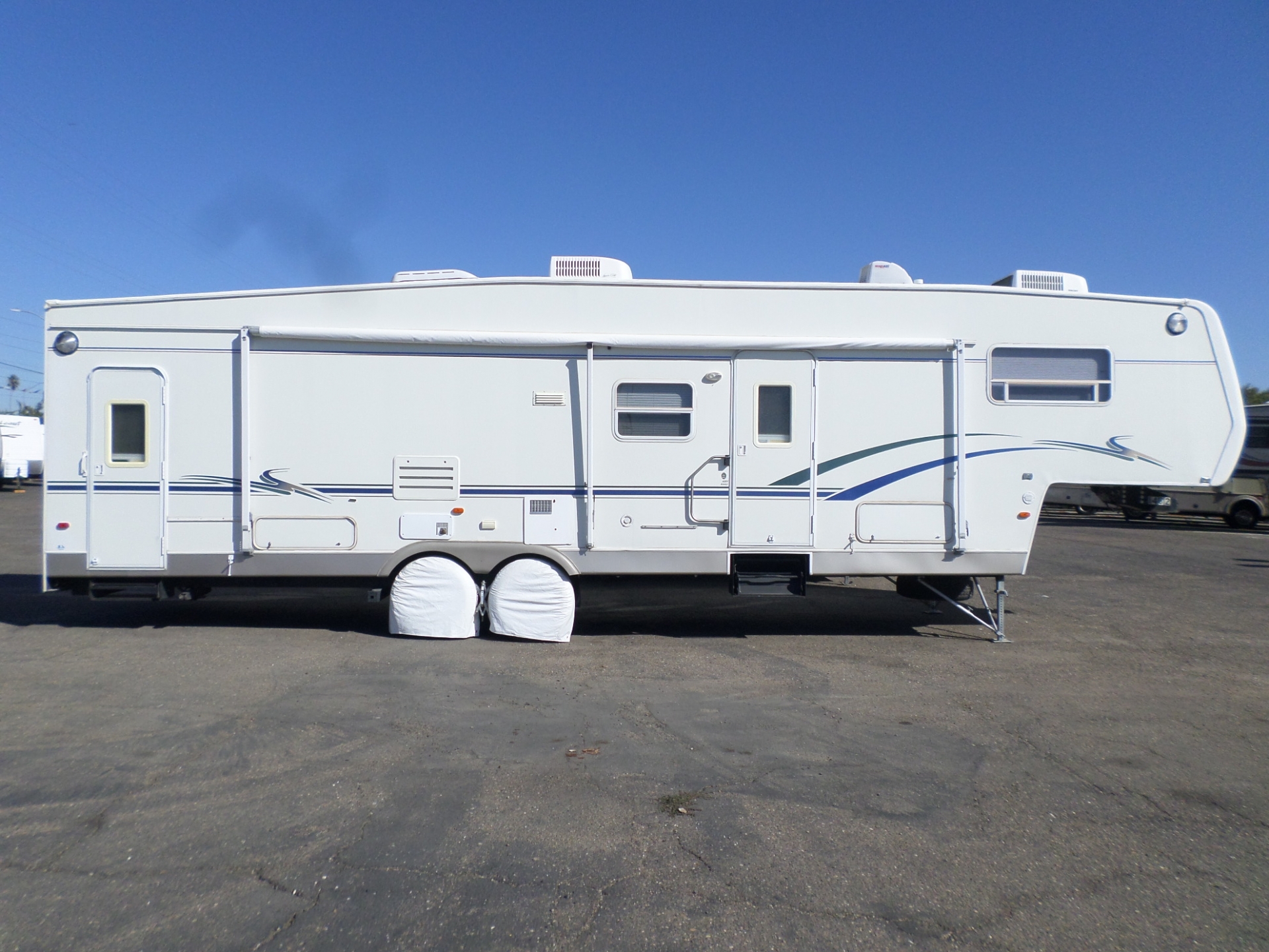 RV for sale: 1998 DUTCHMEN CLASSIC GL 5th WHEEL 29ft in Lodi Stockton 1998 Dutchmen Classic Gl 5th Wheel