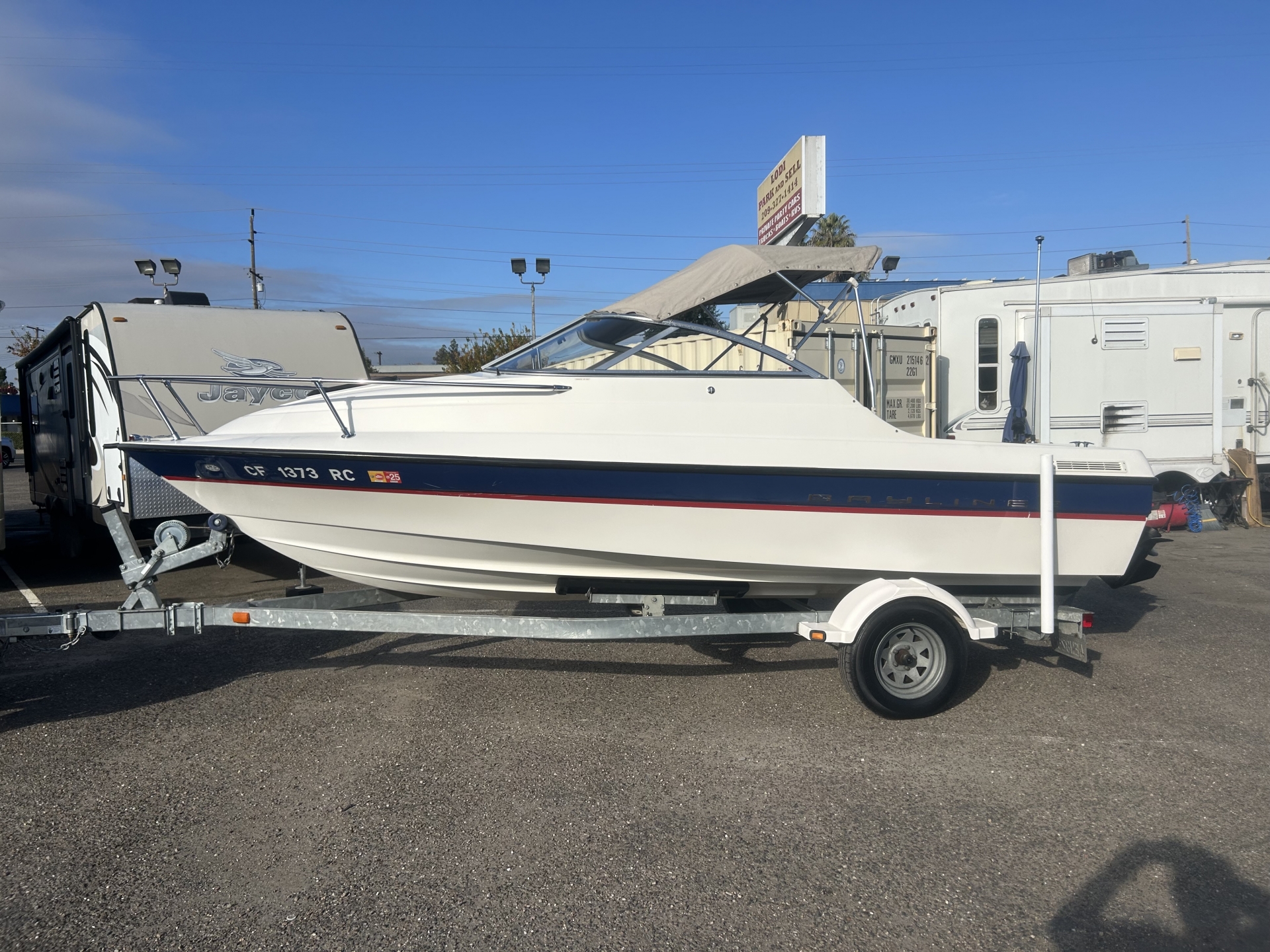 2004 Bayliner Cuddy Cabin Fishing Boat