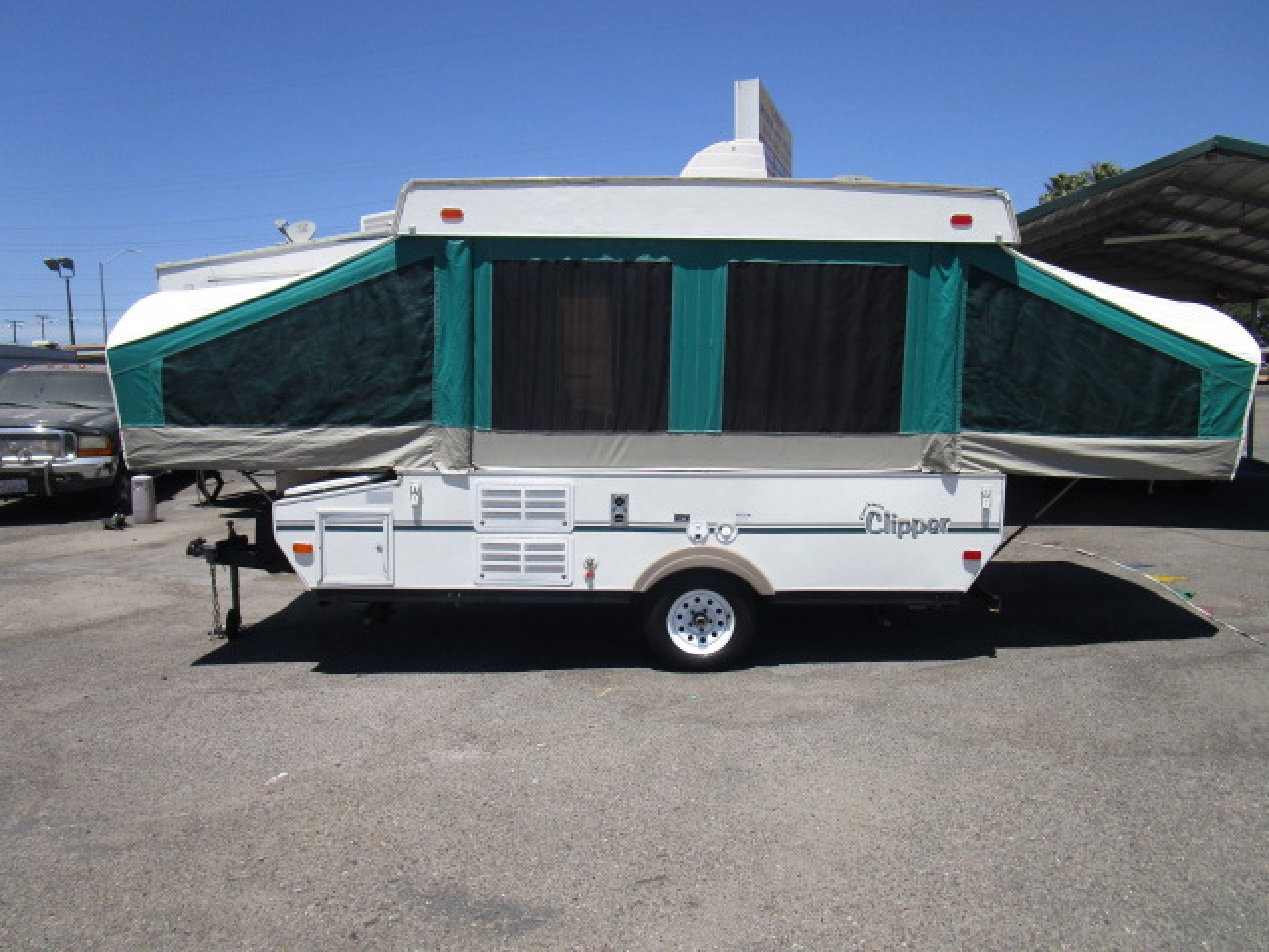 2004 Coachman Tent Trailer Clipper M-1070ST