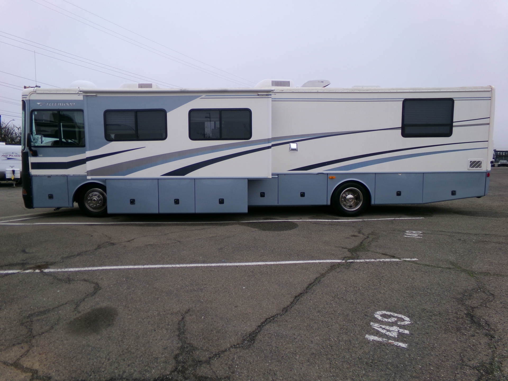 2004 Fleetwood Class-A Bounder diesel pusher