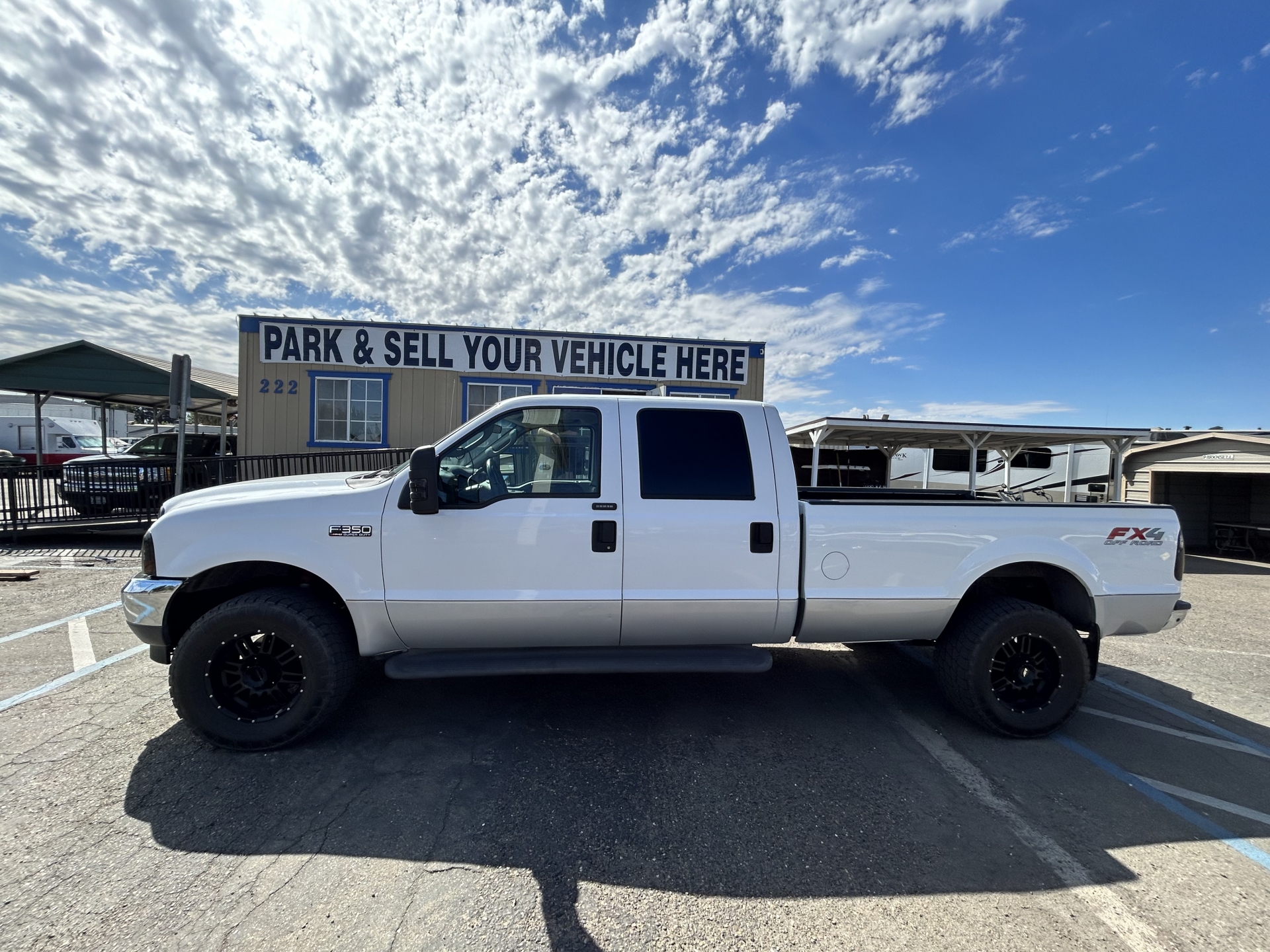 Truck for sale 2004 ford crew cab lariat lb f 350 4x4 diesel fx4 truck