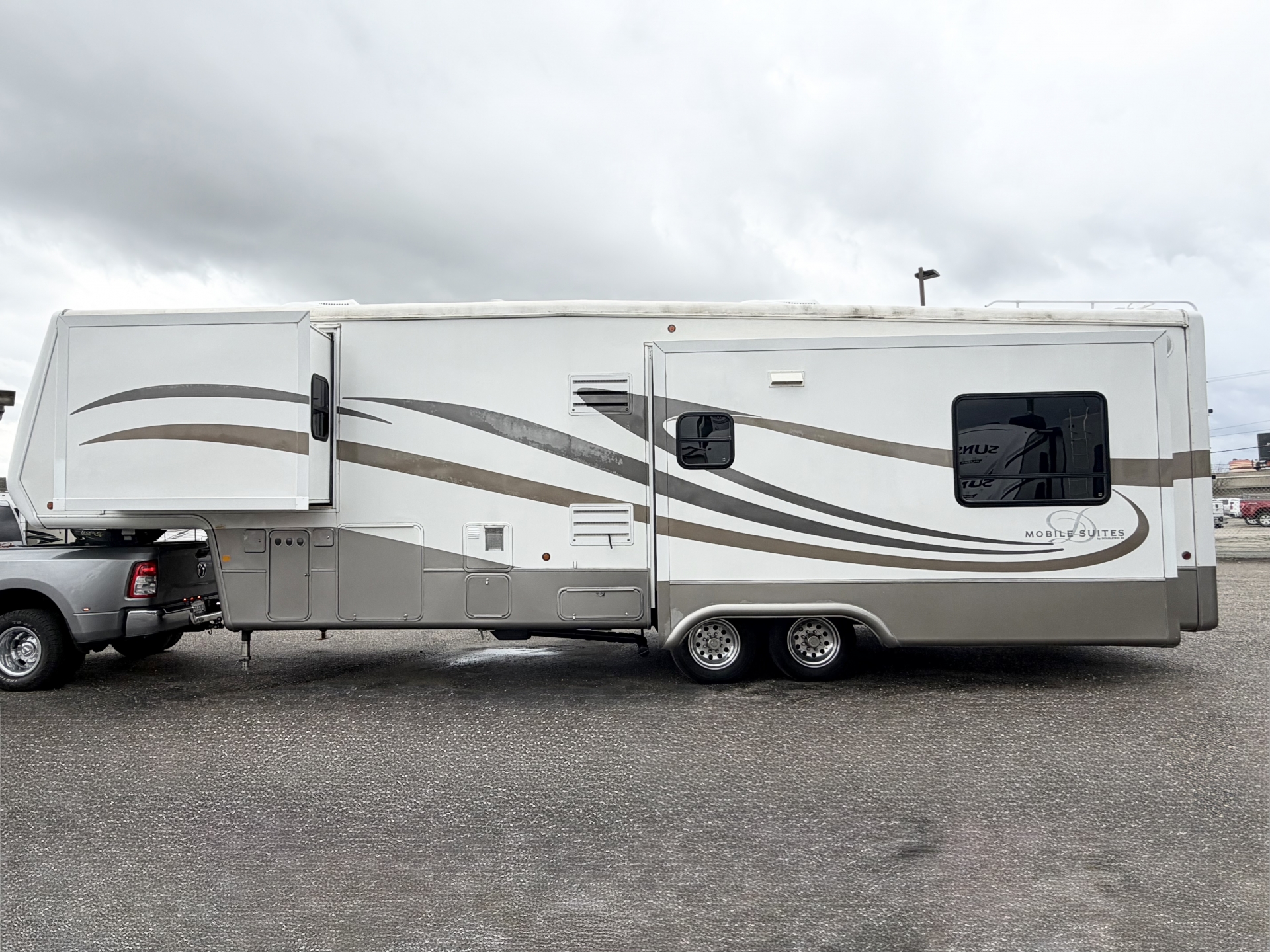 RV for sale: 2005 Doubletree RV Mobile Suites 5th Wheel 36' in Lodi ...