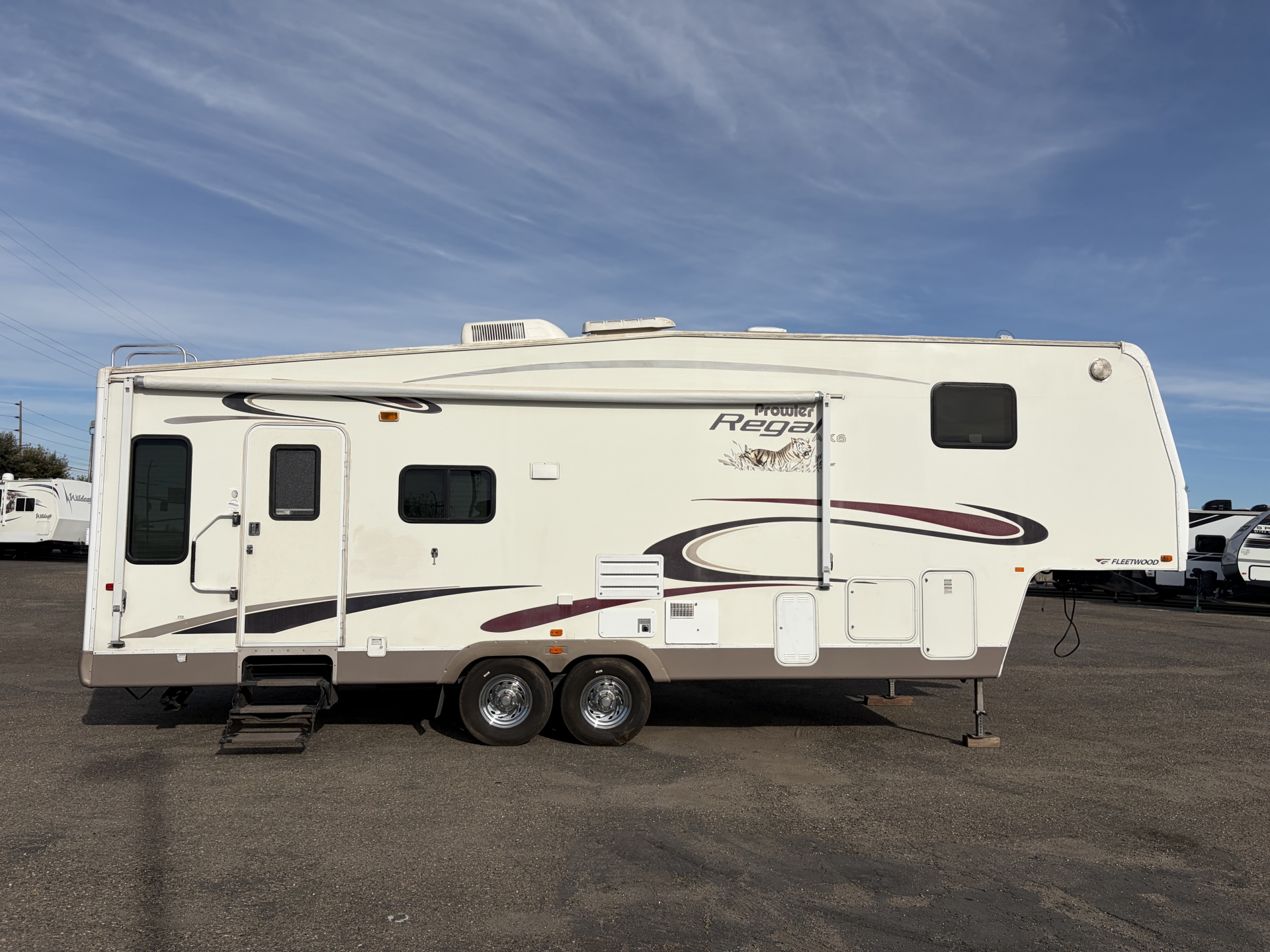 2005 Fleetwood Prowler AX6 Regal 5th Wheel Trailer