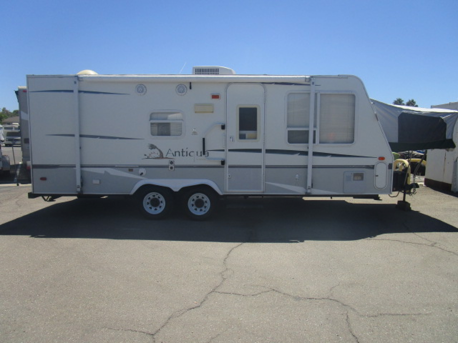 2005 Starcraft Hybrid Travel Trailer Antigua 235SRG