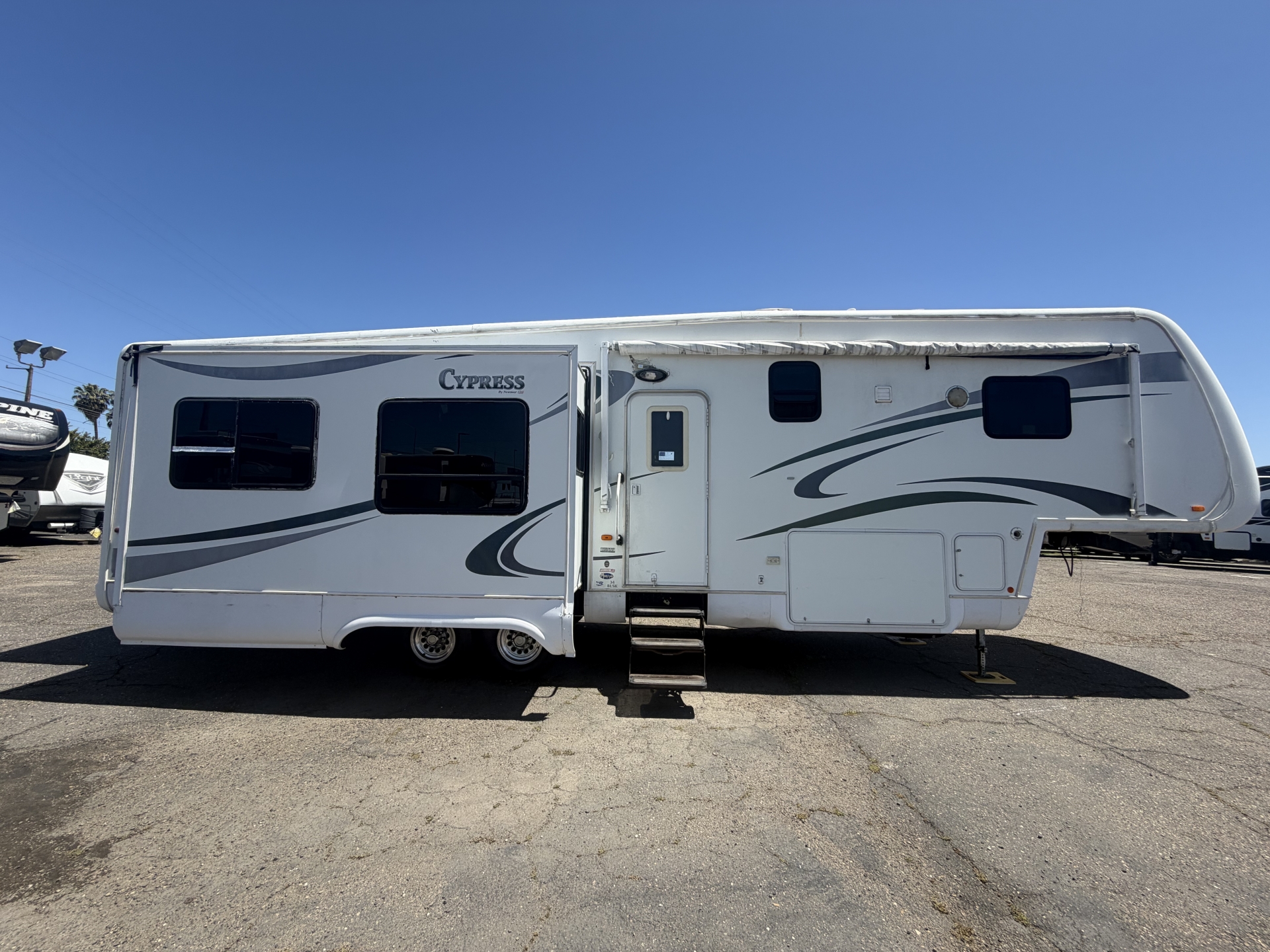 2006 Newmar Cypress Fifth Wheel Trailer