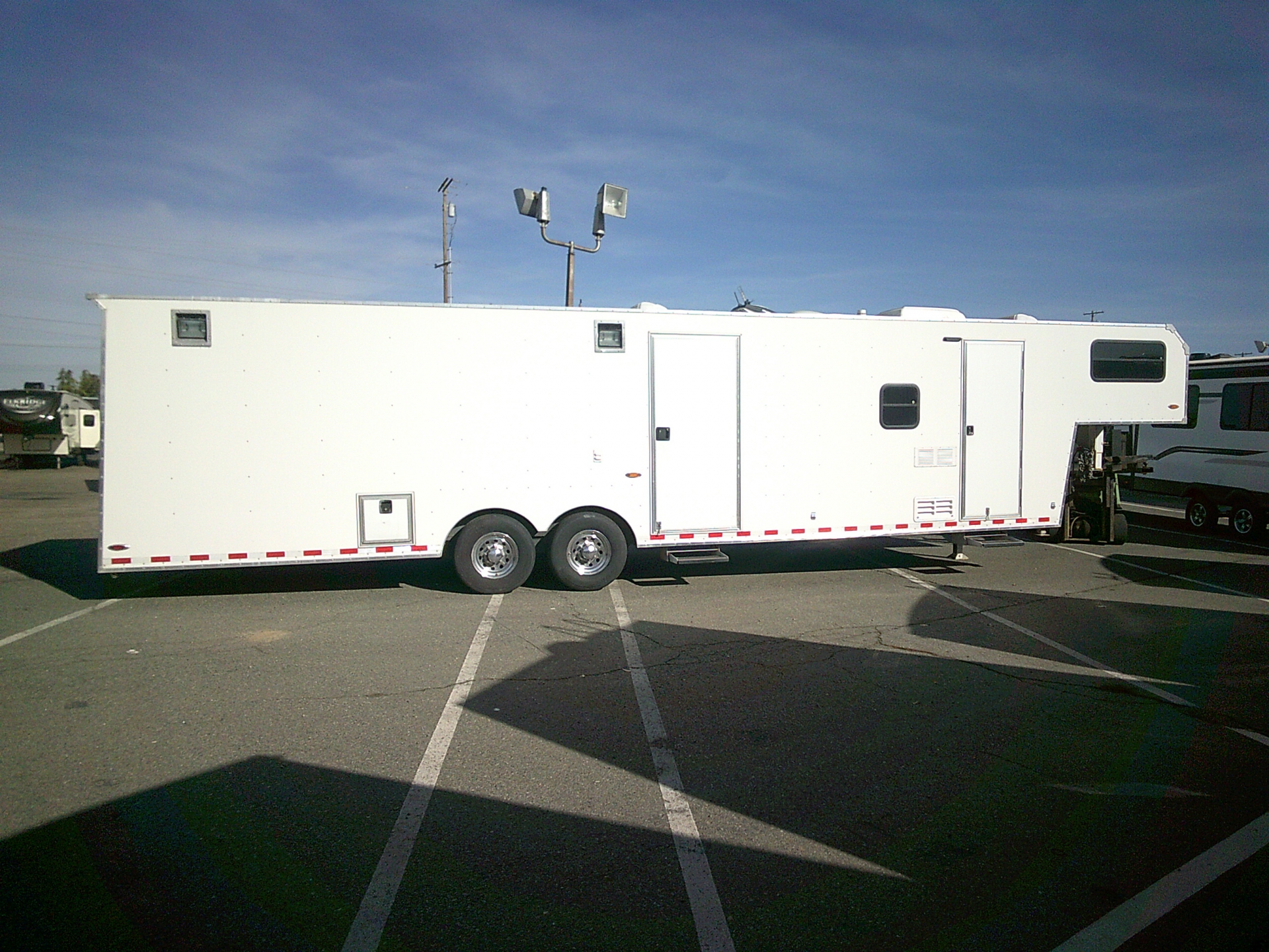 2008 TPD Racecar trailer Vortech with living quarters
