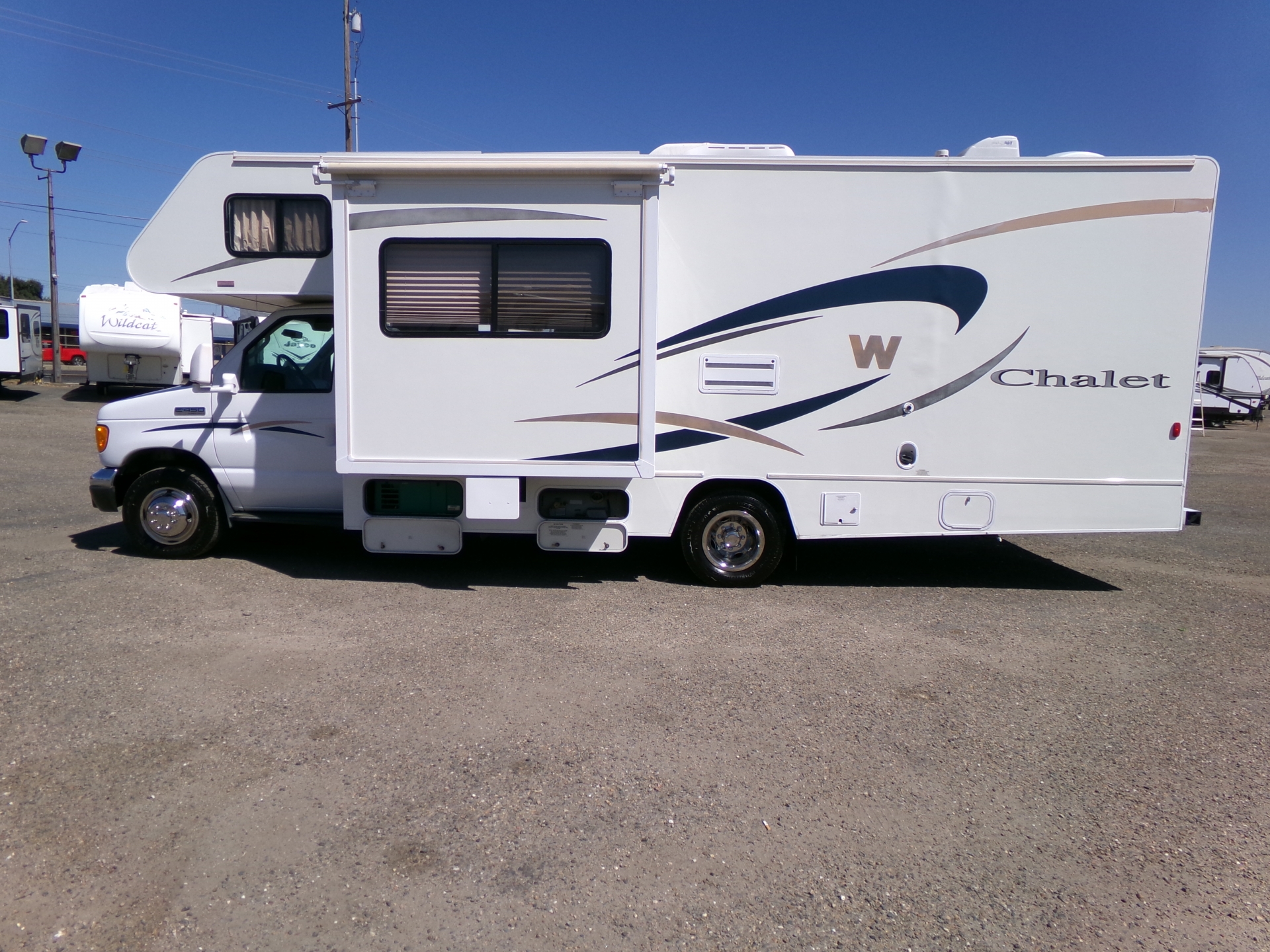 2008 Winnebago Chalet Class-C