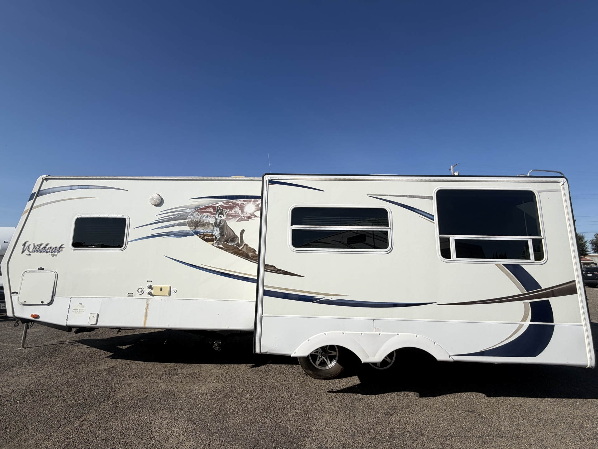 2011 Forest River Wildcat Travel Trailer